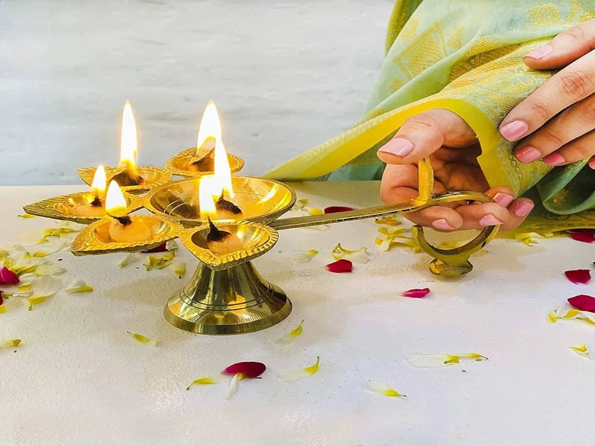 Significance of Kapoor in Aarti
