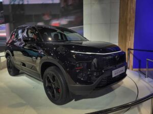 Tata Safari 2025: नए फीचर्स, दमदार इंजन और इलेक्ट्रिक अवतार भी! जानिए क्या होगा खास!