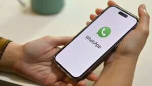 WhatsApp Brings Voice Message Transcription Feature for iOS Beta Users
