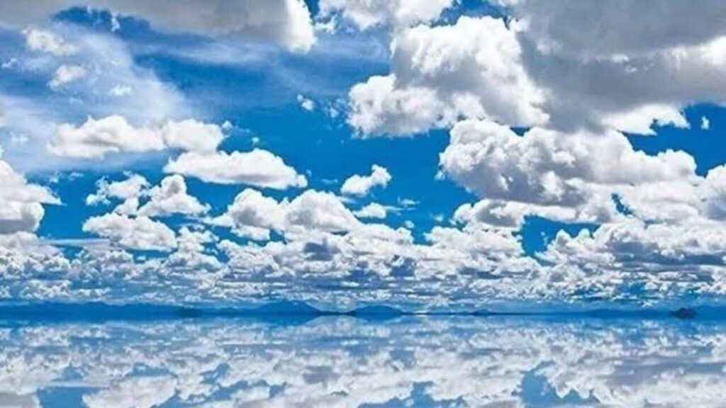 Viral News: दुनिया का अजूबा है ये जगह, होता है धरती और आकाश का मिलन, जल्दी जानें