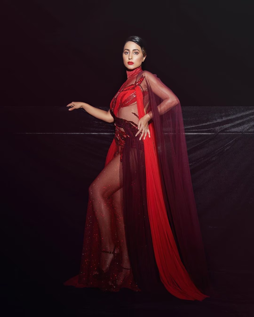 Hina Khan Turns Up the...