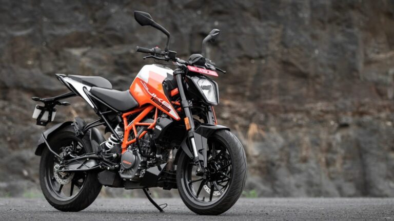 कॉलेज स्टूडेंट्स की पहली पसंद KTM 125 Duke! क्या सच में ₹18,000 डाउन पेमेंट काफी है? जानें कीमत, फाइनेंस और EMI की पूरी जानकारी