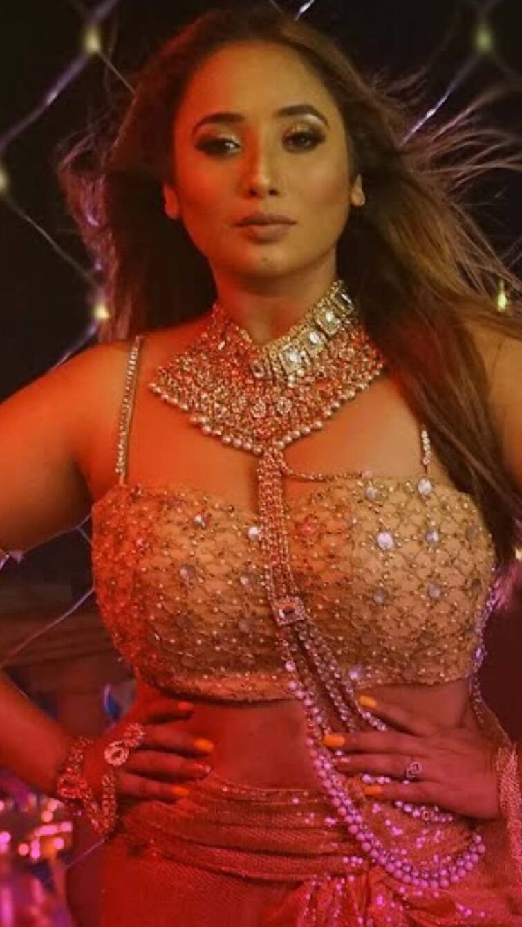 Meet the Hottest Female Stars...