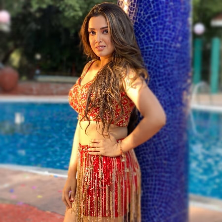 Meet the Hottest Female Stars...