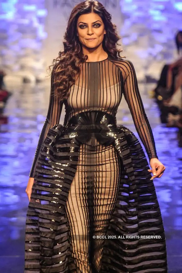 Sushmita Sen Turns Up the...