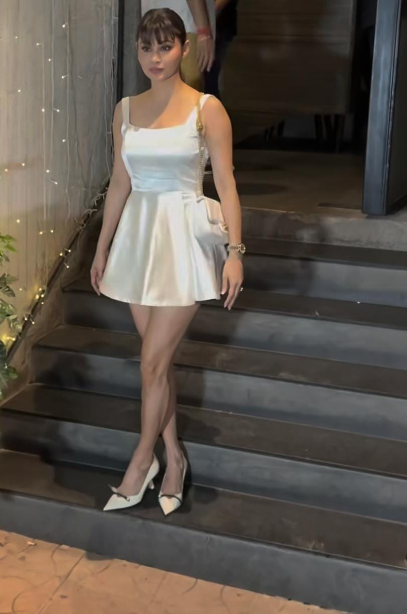 Mouni Roy Sets Internet on...