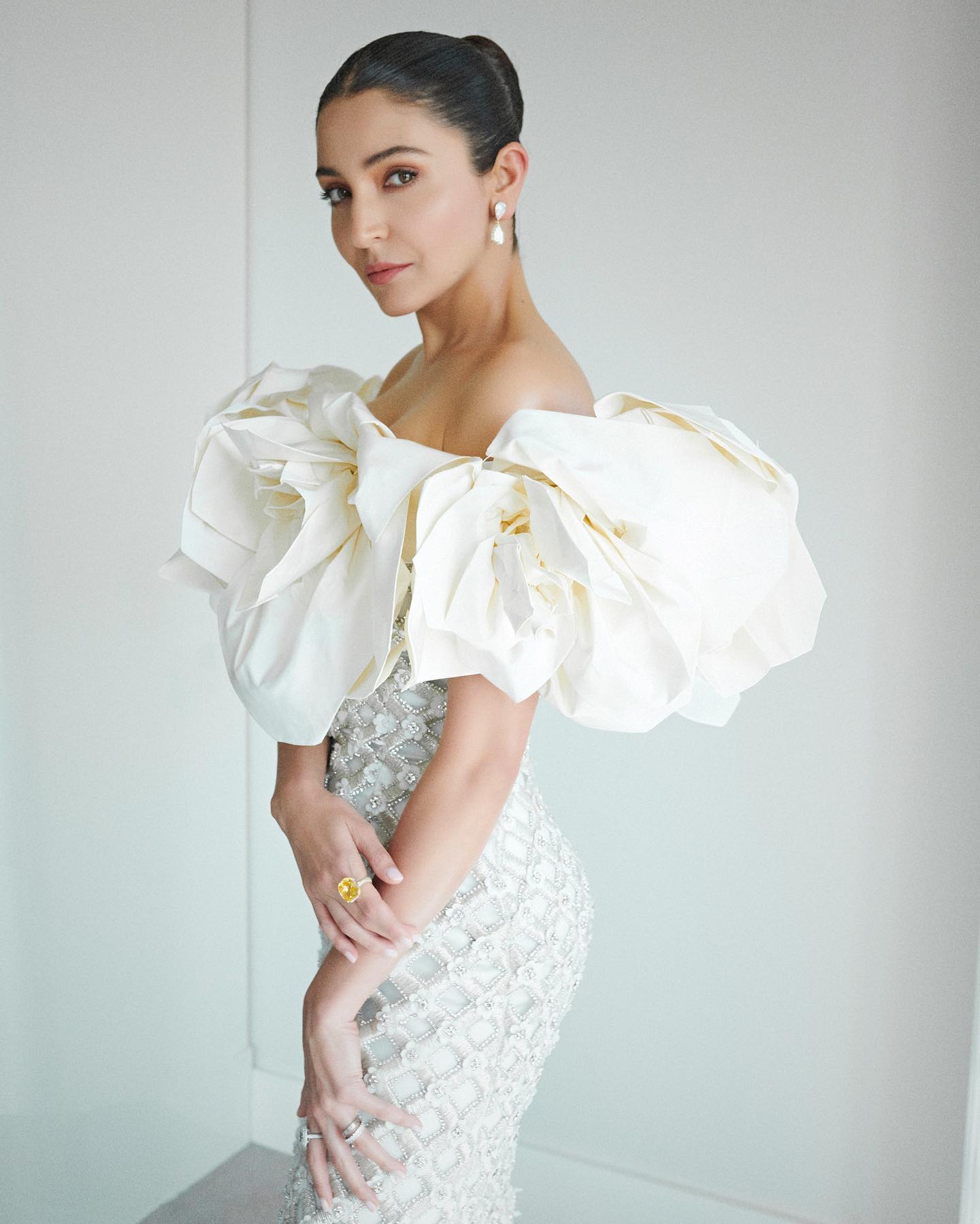 Anushka Sharma B’DAY SPL- Unknown...