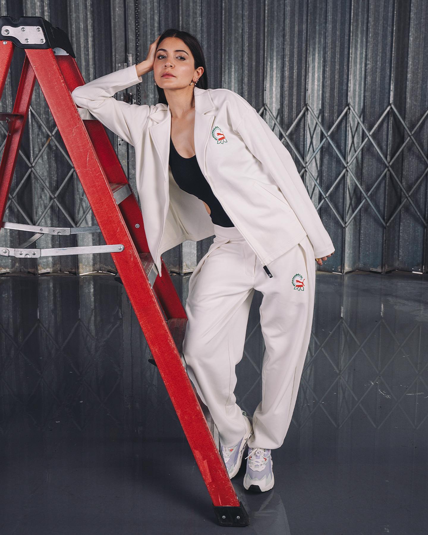 Anushka Sharma B’DAY SPL- Unknown...