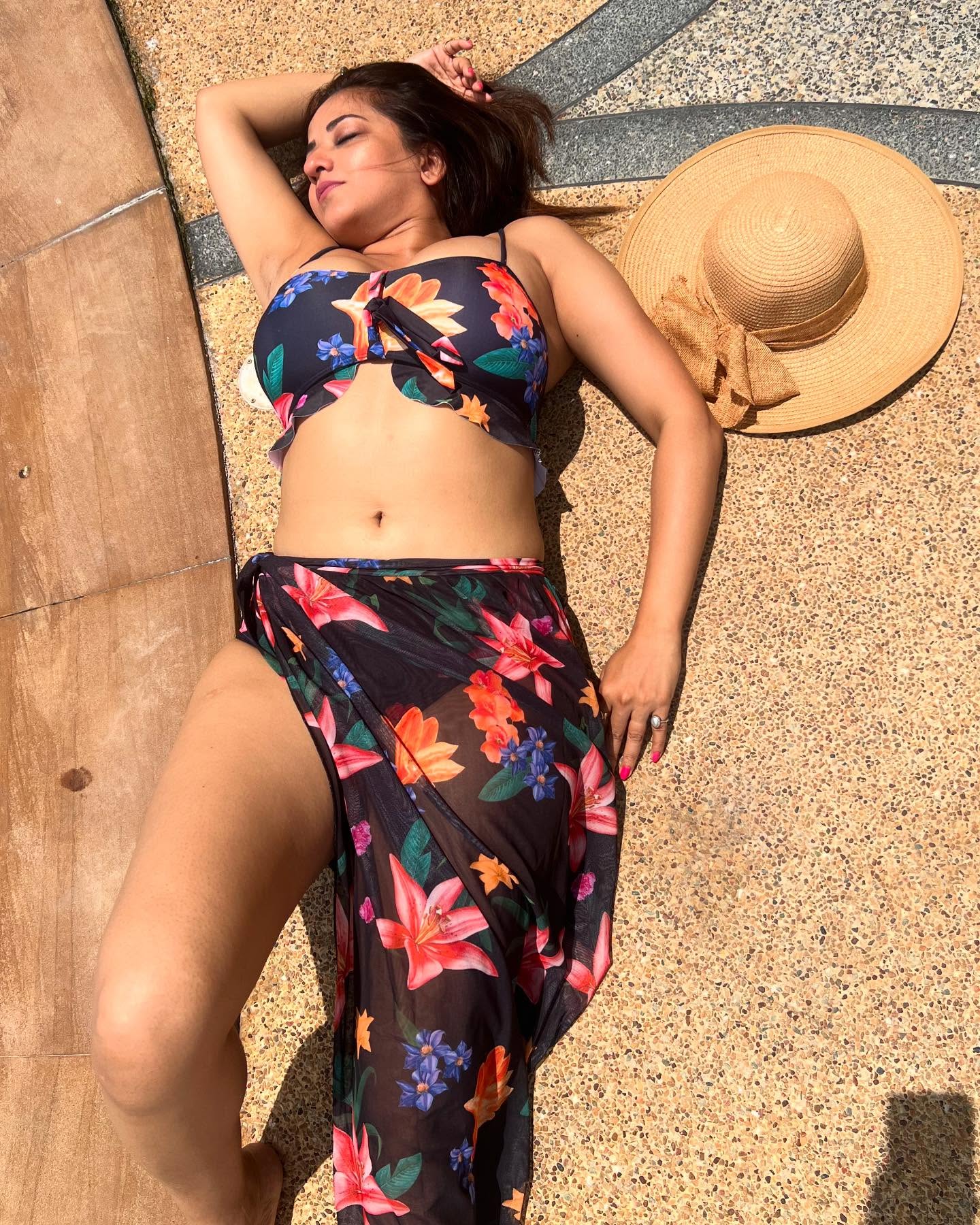 Monalisa Bikini Photo – Check...