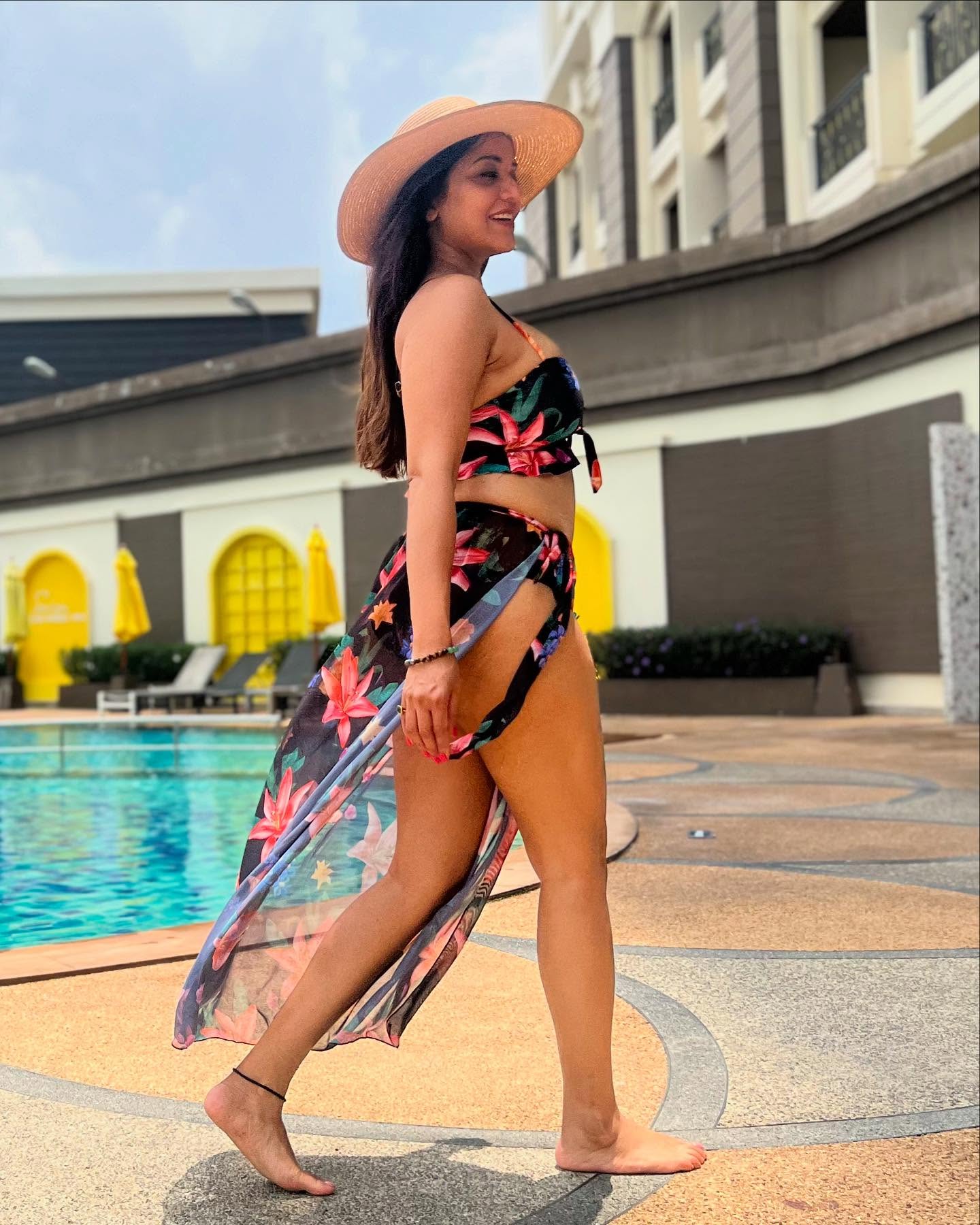 Monalisa Bikini Photo – Check...