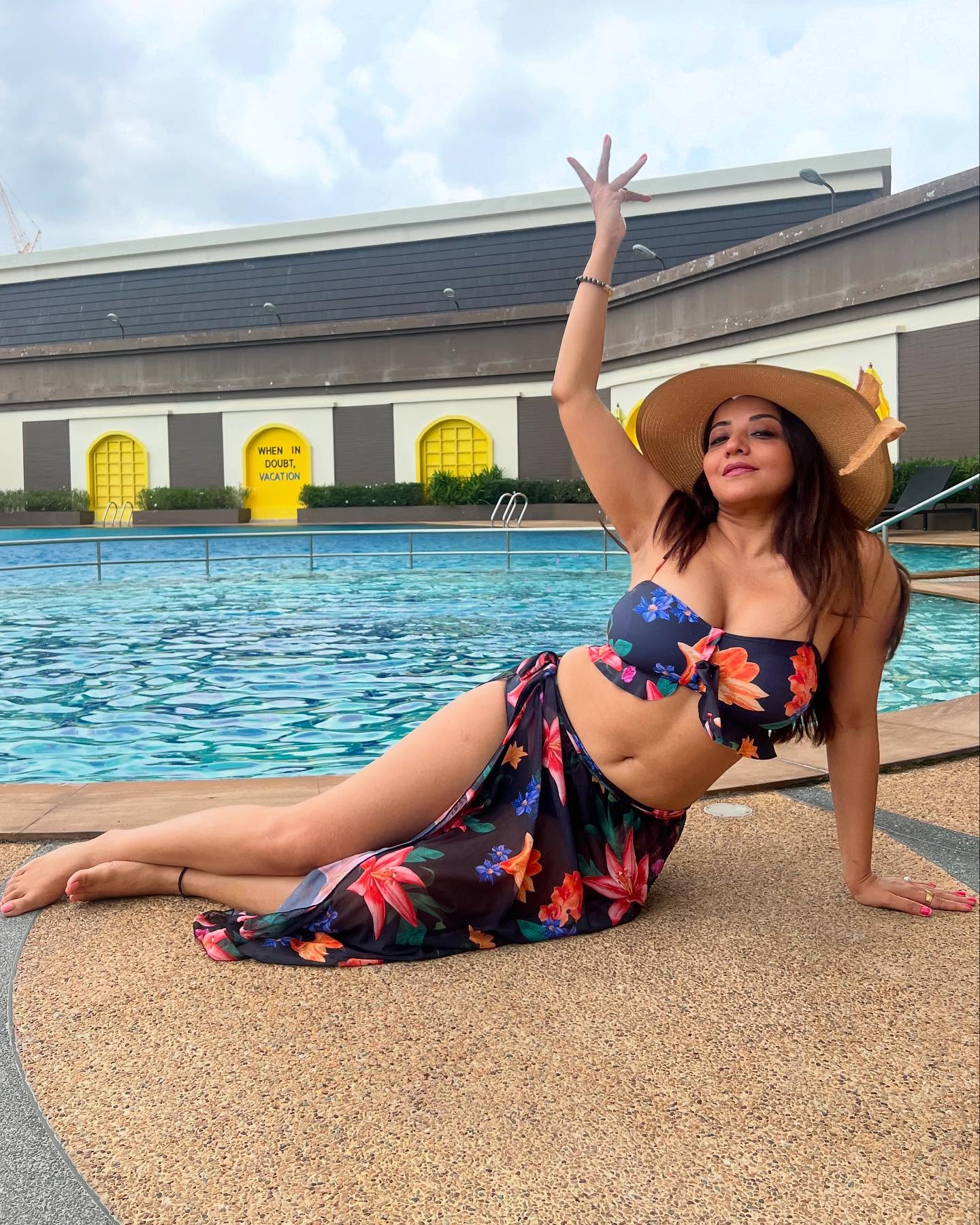 Monalisa Bikini Photo – Check...