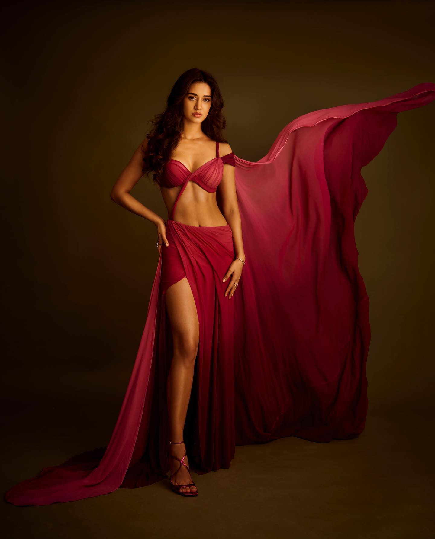 Disha Patani Flaunts Her Curves,...