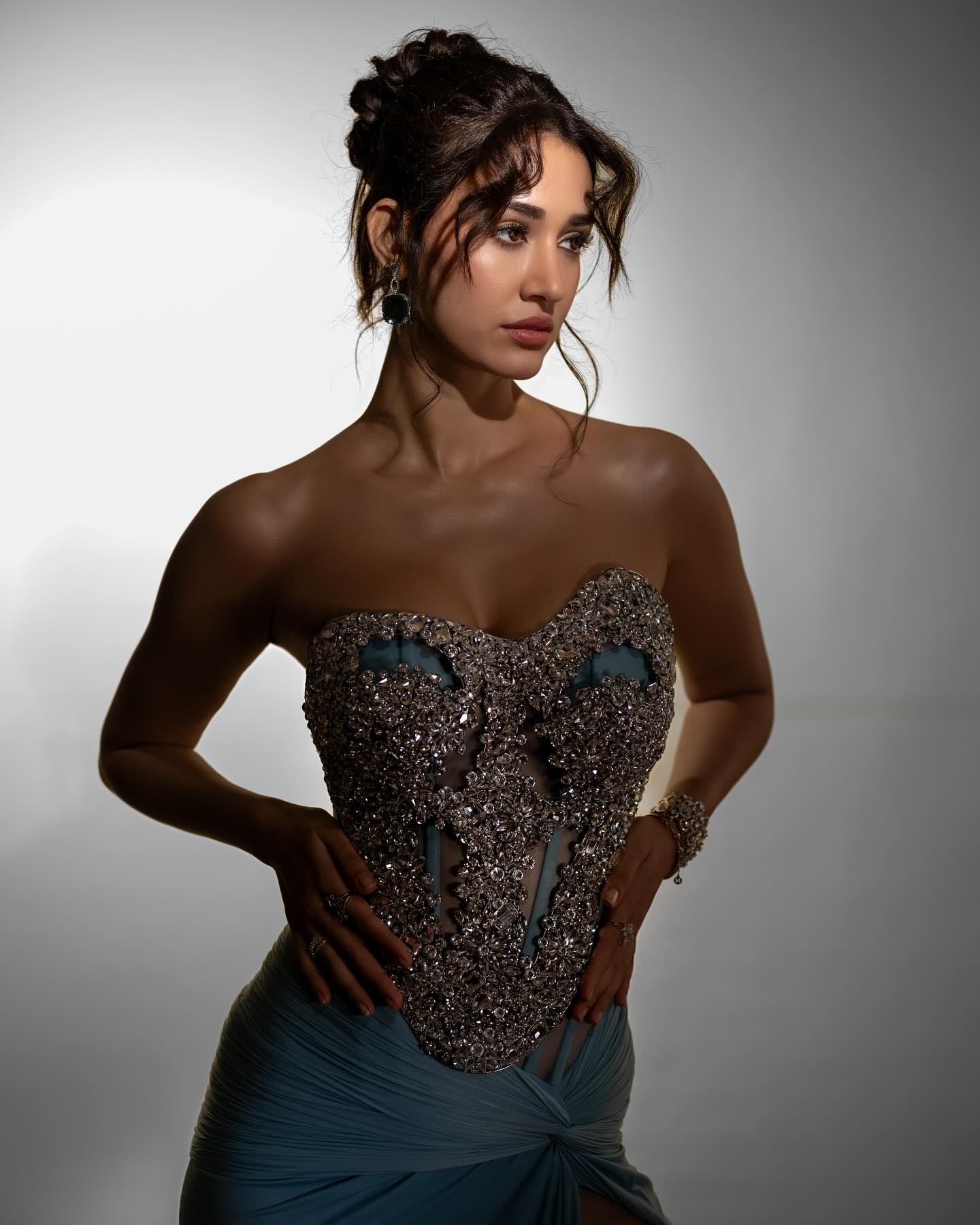 Disha Patani Flaunts Her Curves,...