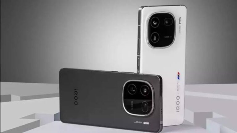 Powerful Flagship Phone iQOO 12 5G Effectively Available For Rs 46999