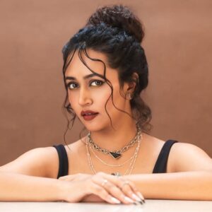 Sanvikaa Net Worth- From ₹5 Lakh to ₹40-60 Lakh ‘Panchayat’ Fame Rinki Earn