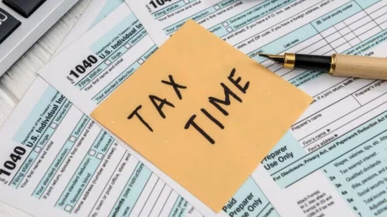 Income Tax: आ गई इनकम टैक्स भरने की डेट! जानें अभी वरना फिर लगेगा तगड़ा जुर्माना