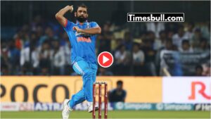 Watch: क्रिकेट नहीं कंचे खेल रहे शमी! टप्पा खाते ही कंगारू के स्टंप ले उड़ी बॉल, कोहली ने जमकर लिए मजे