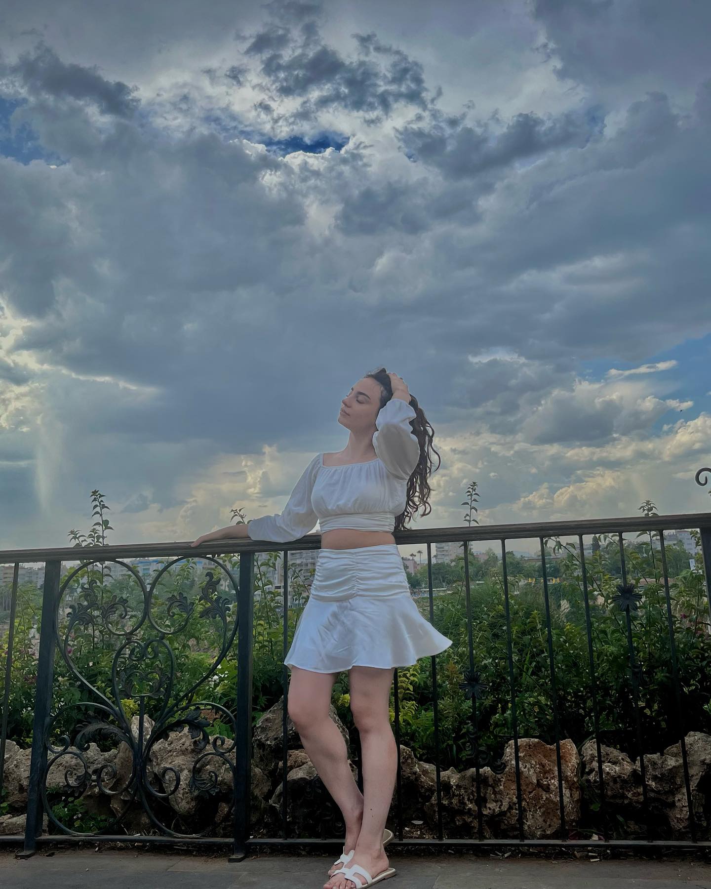 Pakistani Star Mehar Bano Check...