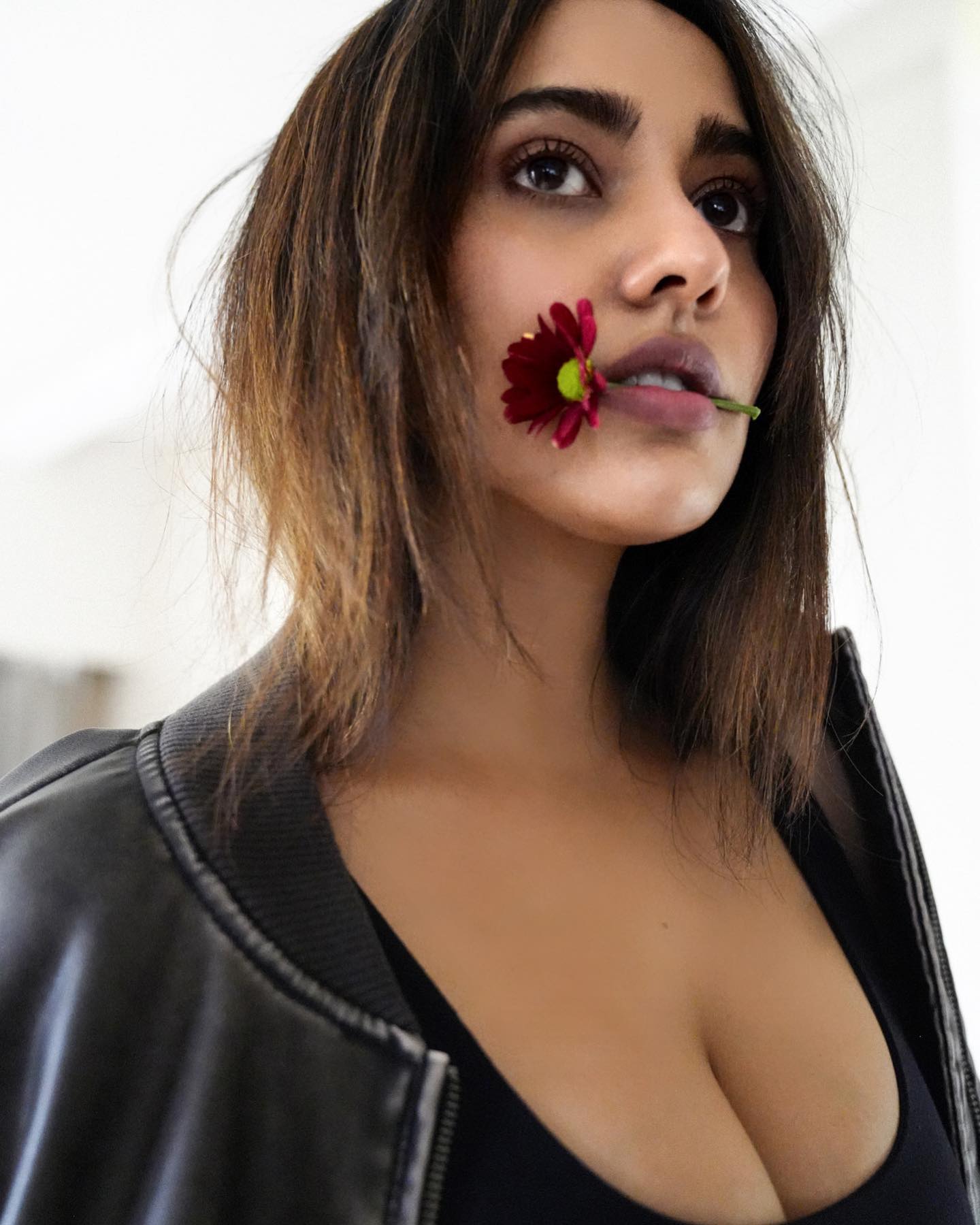 Nehasharmaofficial 1687759249 3133474151409561887 481729447