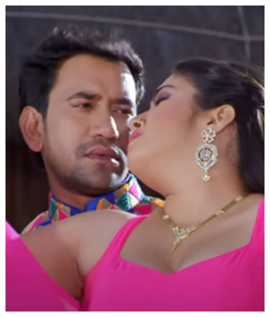 Nirahua & Amrapali Photos: Romantic Pictures That Are Trending Internet