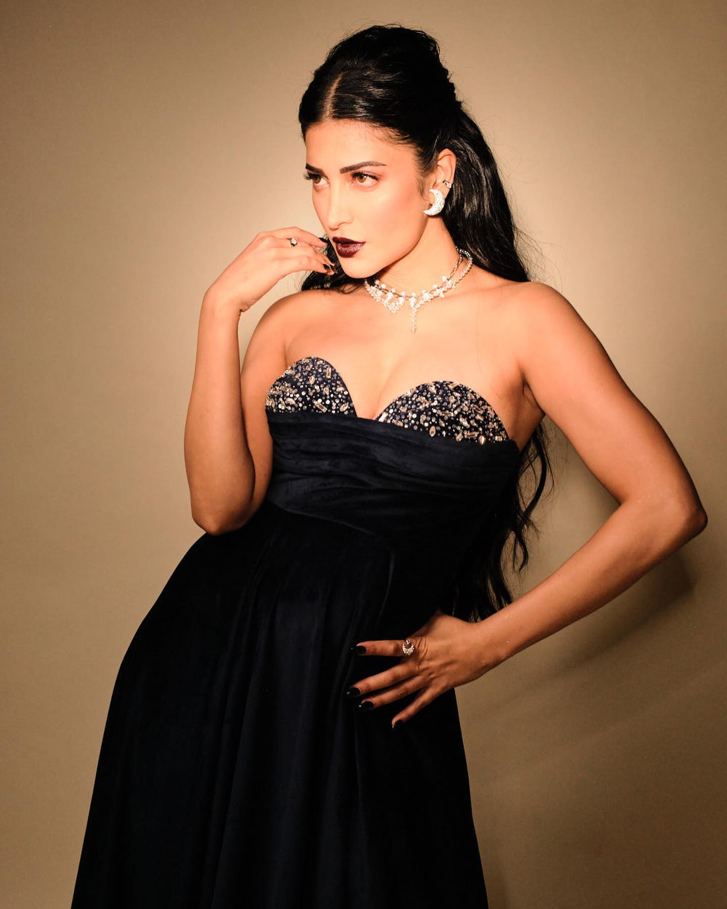 Shrutzhaasan 1698827013 3226317289335150427 490297128