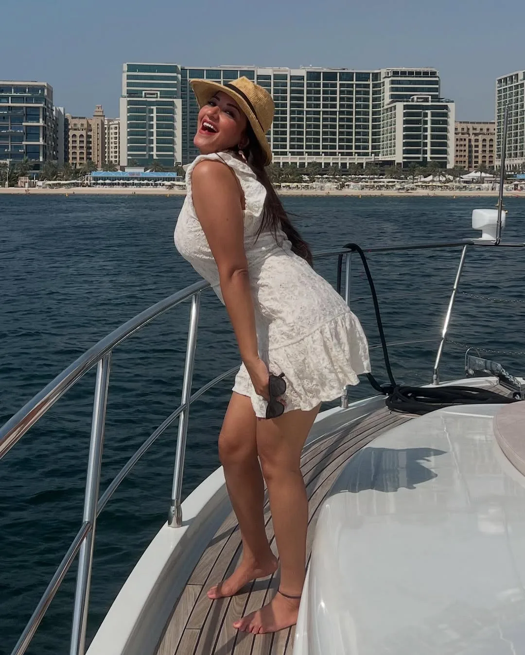 Bhojpuri Actress Monalisa Bold Look...