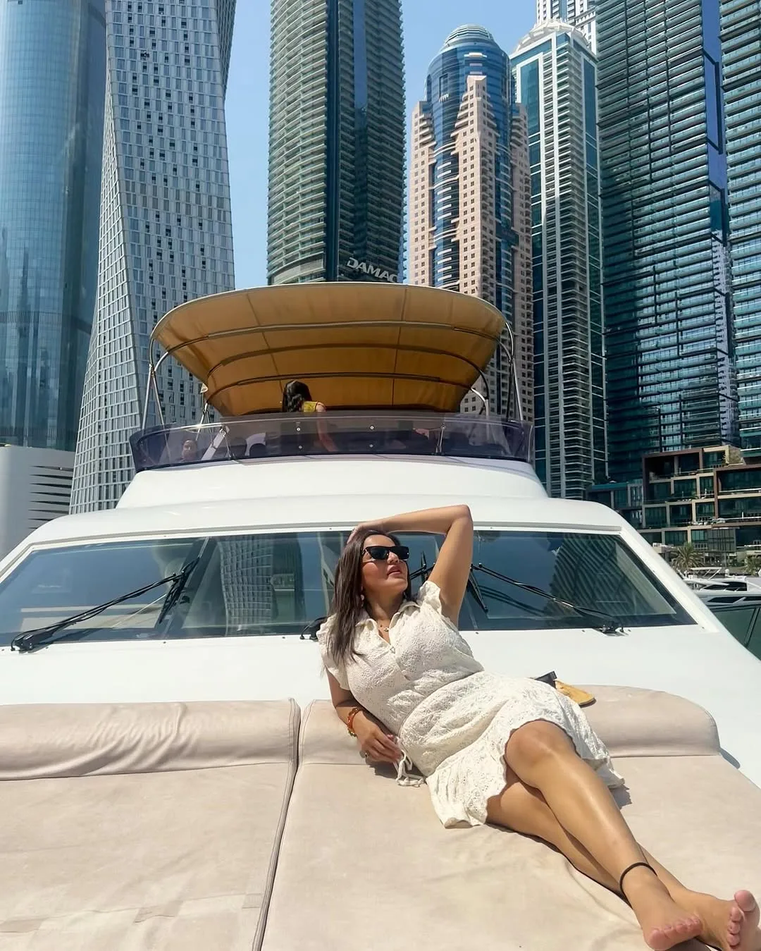 Bhojpuri Actress Monalisa Bold Look...