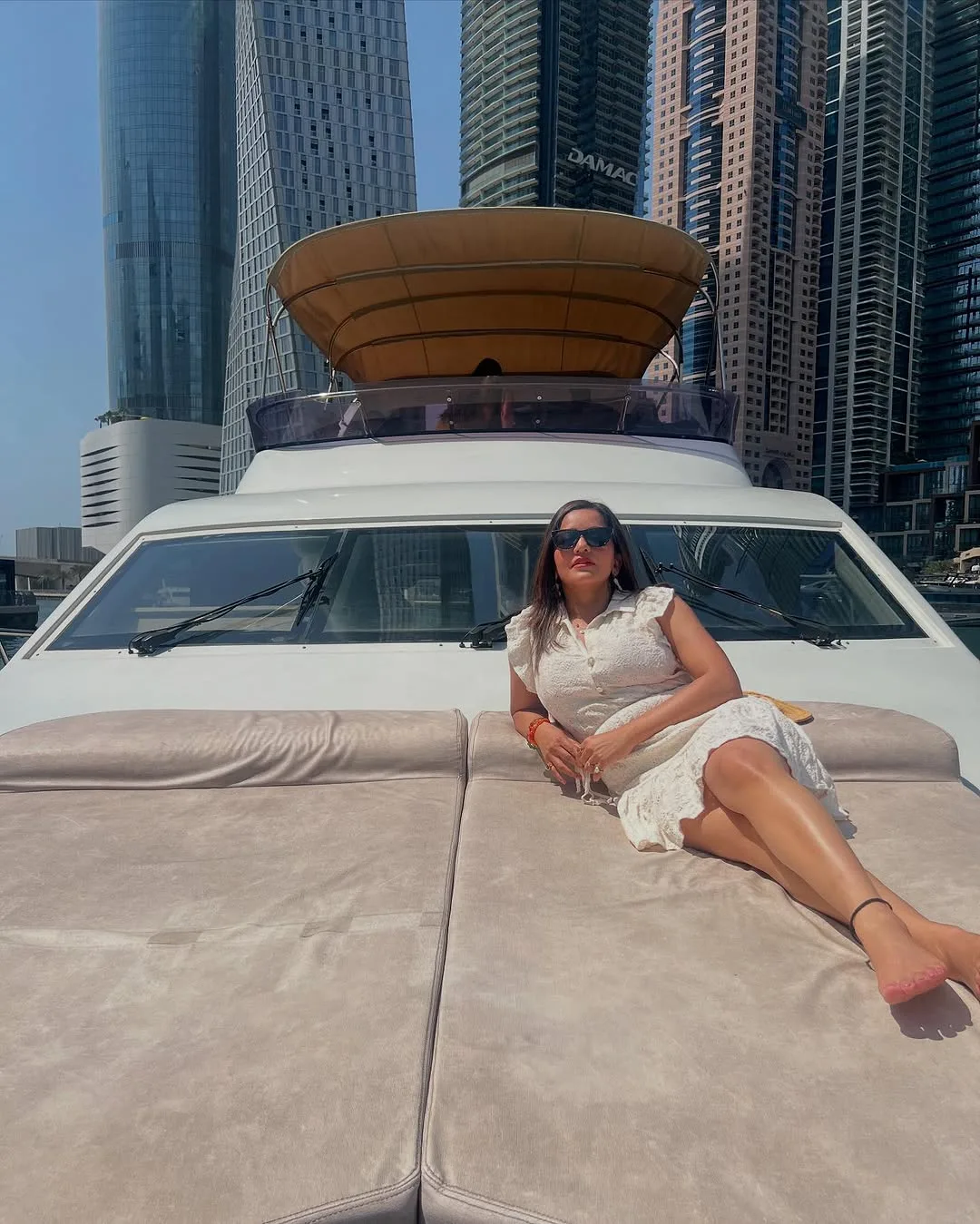 Bhojpuri Actress Monalisa Bold Look...