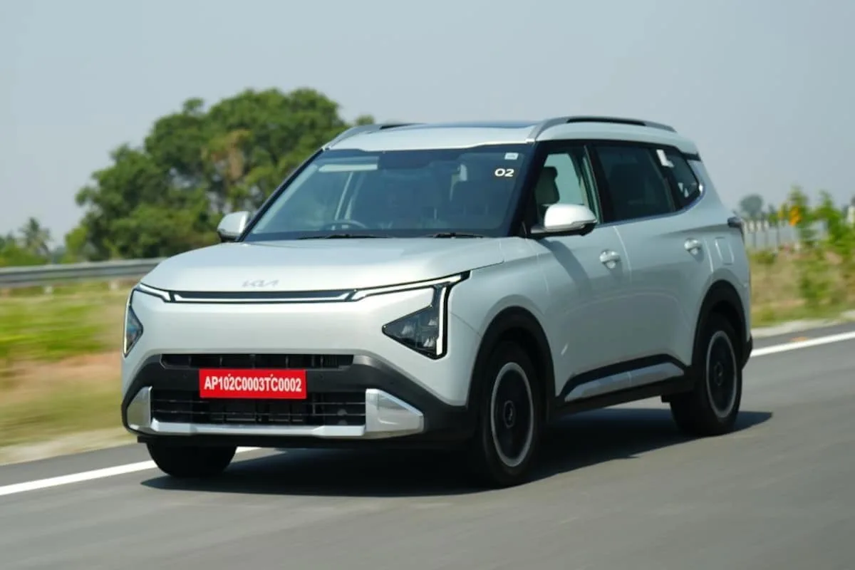 57ut0em4_kiacarensclavis1_625x30