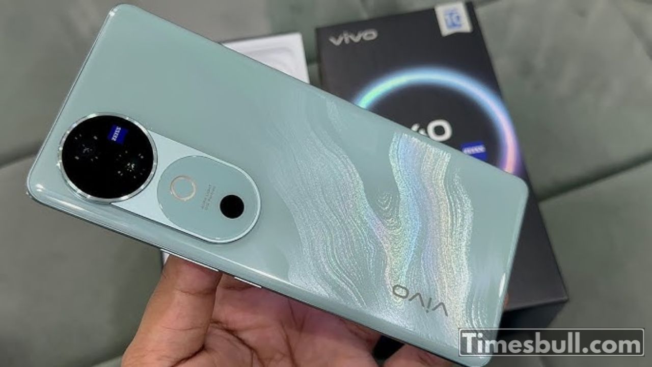 Vivo V40 5G: Stylish phone...