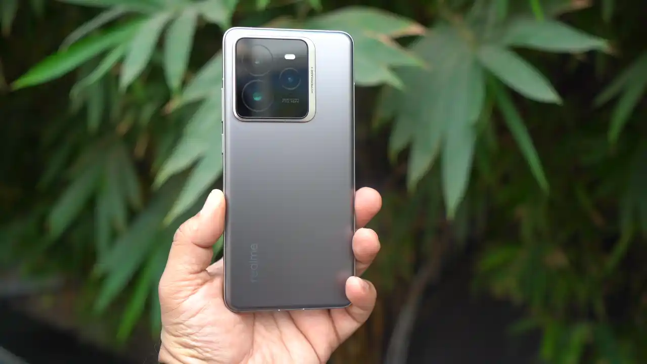Realme GT 7 surprises with...