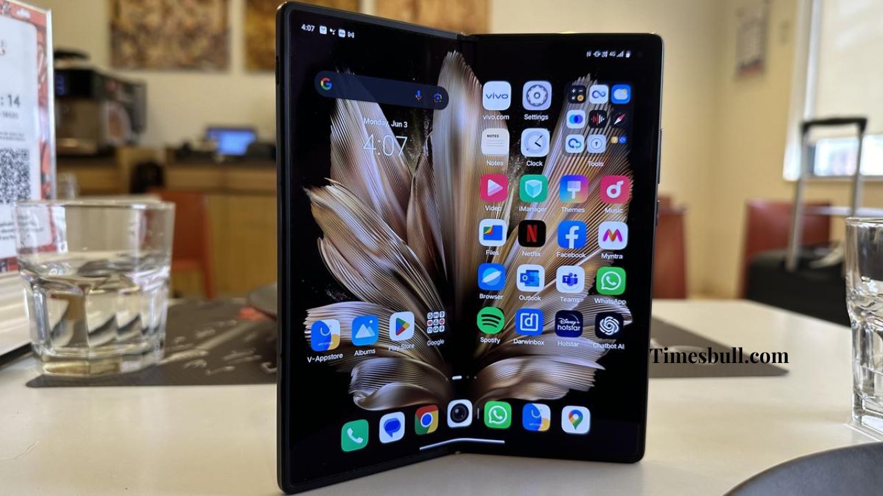Top 3 Foldable Phones With...