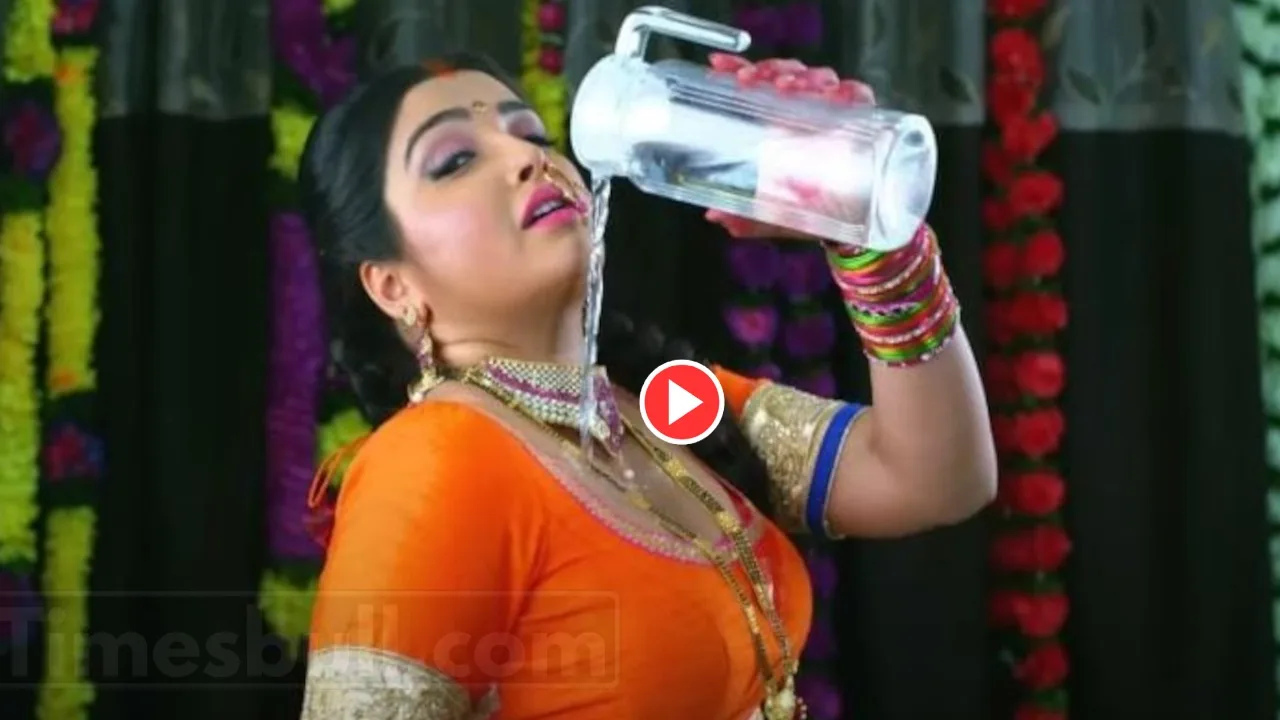 Bhojpuri Song: Watch Aamrapali