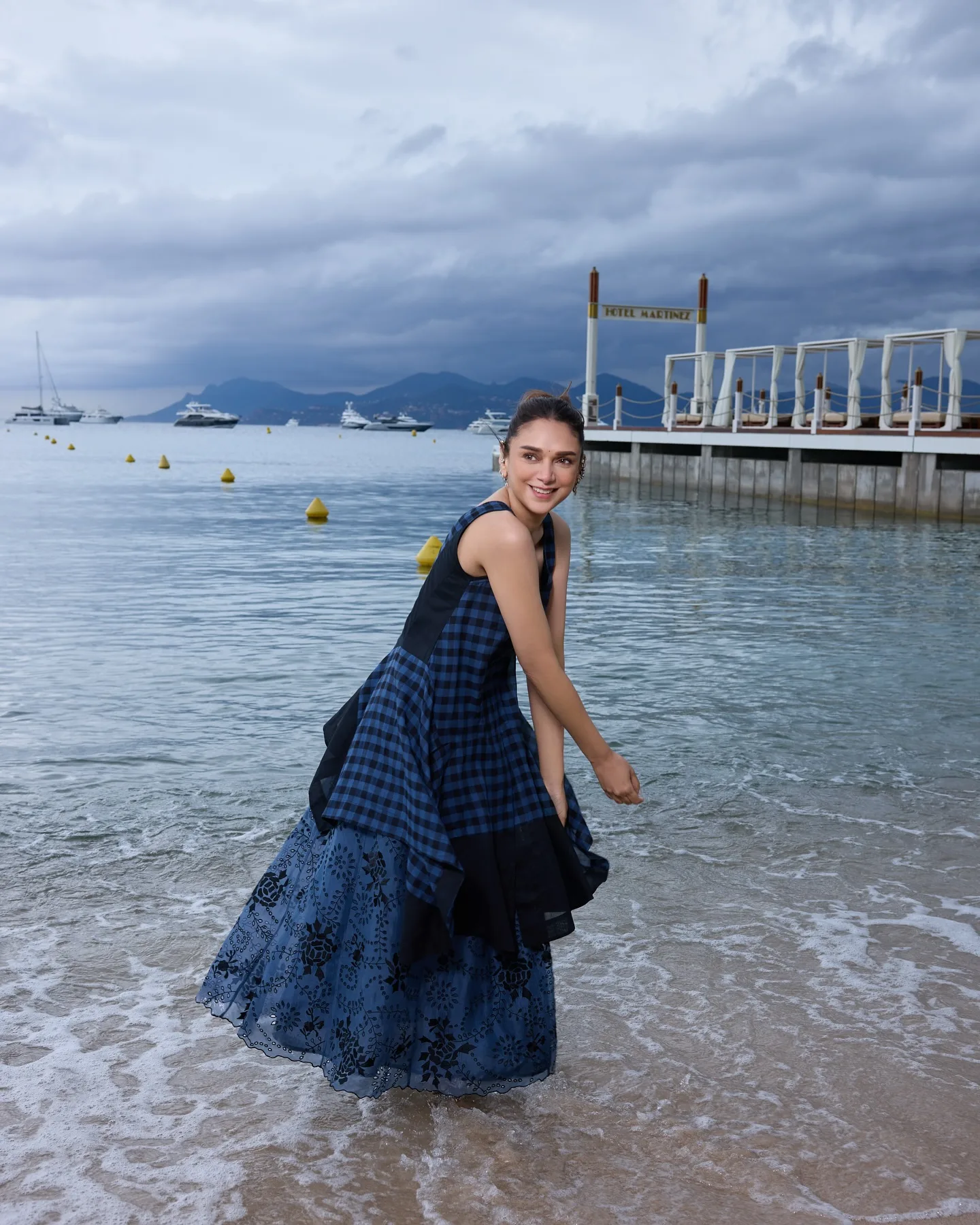 Aditiraohydari 1748237418 3640801807199243687 199659617