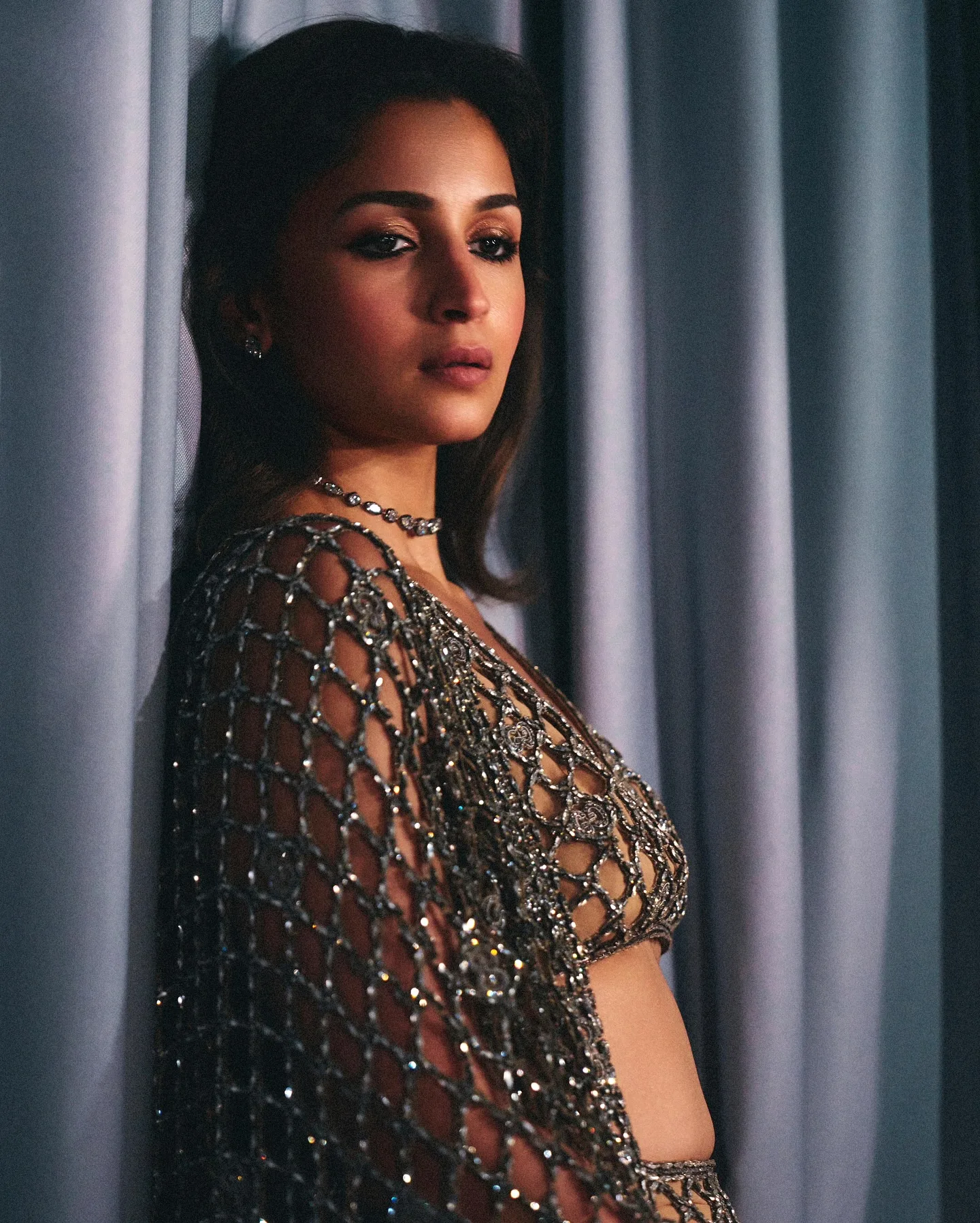 Alia Bhatt Stuns in Beautiful...