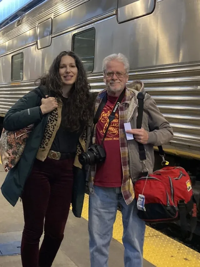 Can husband & wife travel together on 1 confirmed train ticket?