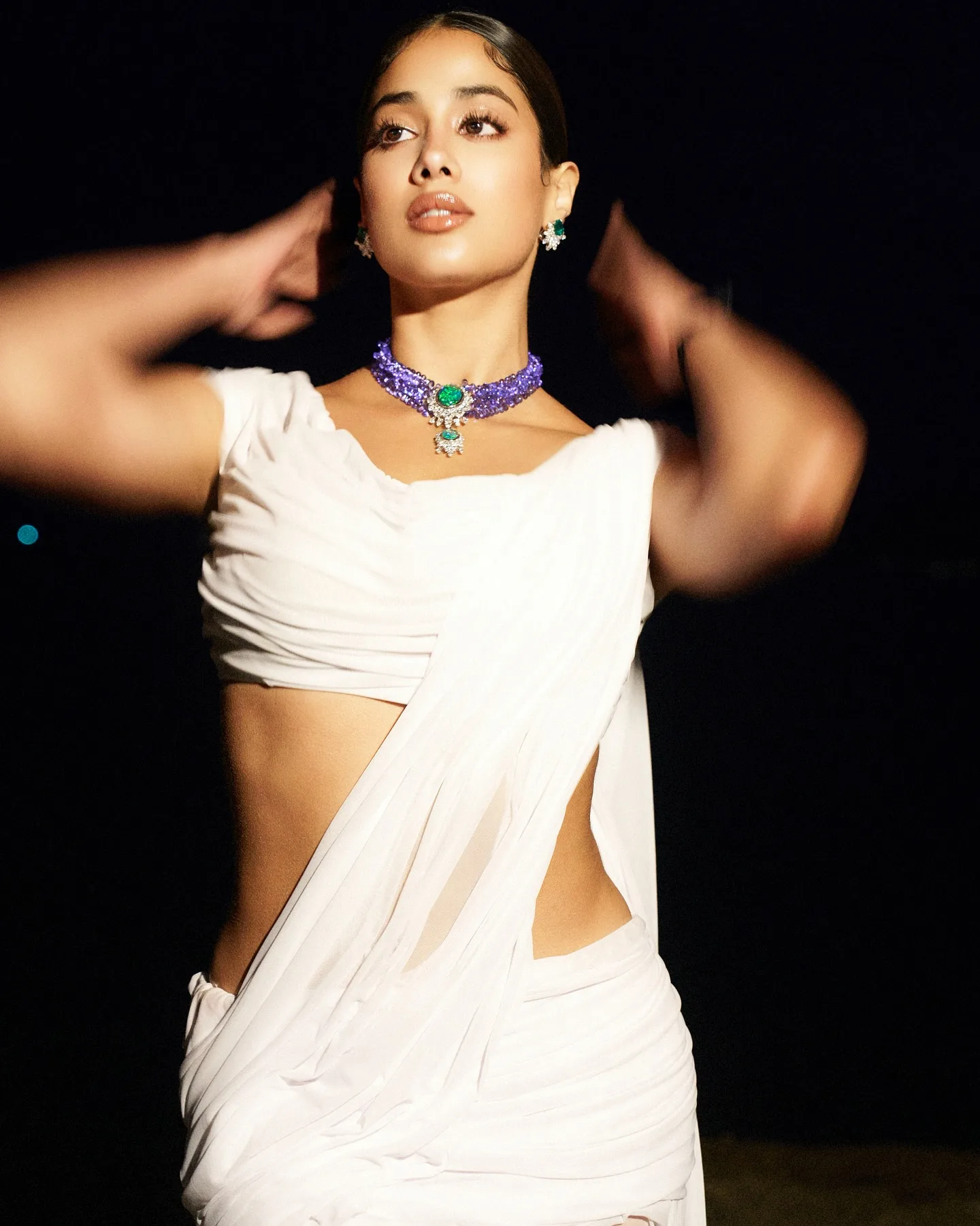 Janhvi Kapoor Stuns in Off-Shoulder...