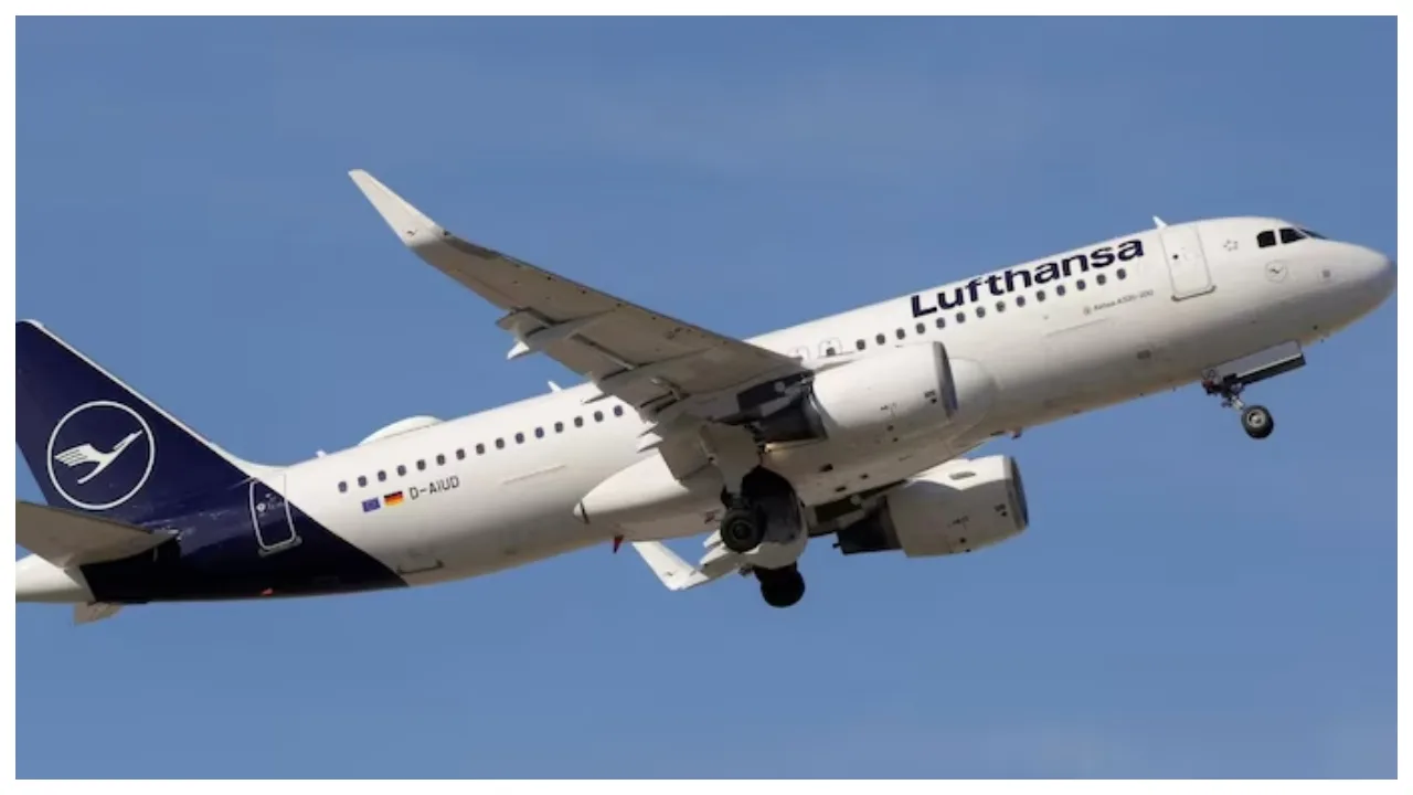 Lufthansa Flight Flies Without
