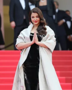Aishwarya Rai Bachchan Stuns at Black & White Gown, See Her glamorous Pictures