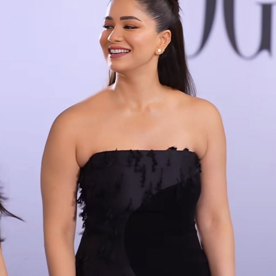 Sara Tendulkar Viral Black Dress...