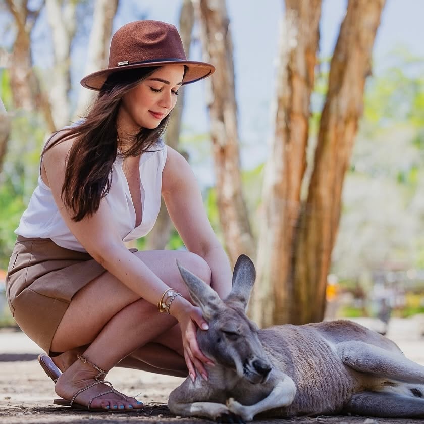 Sara Tendulkar Dating Siddhant Chaturvedi?...