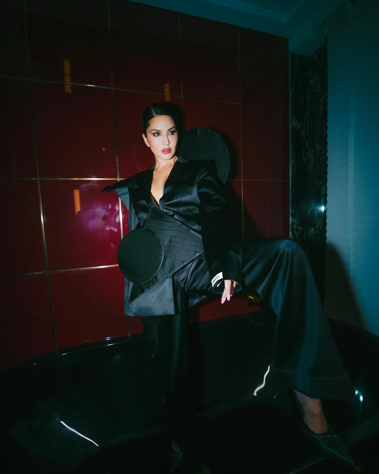 Sunny Leone Birthday Special –...