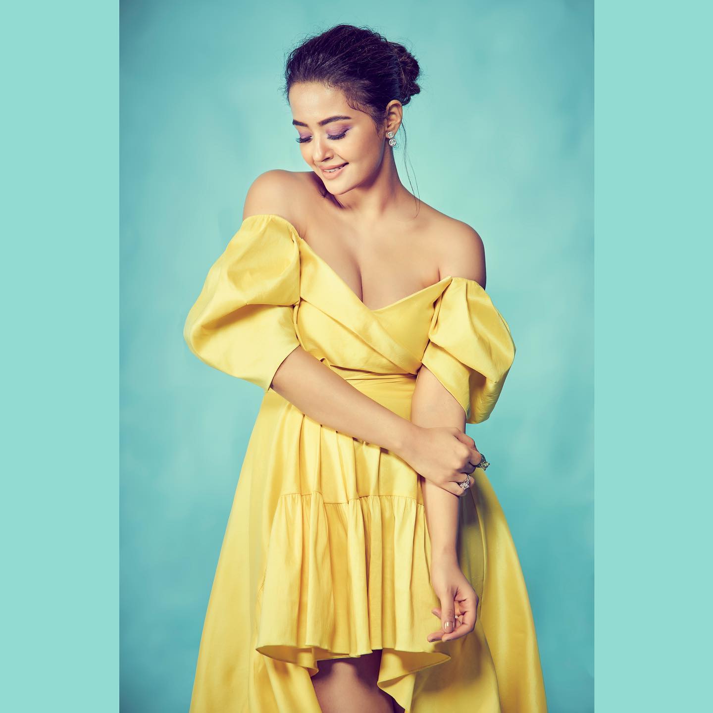 Surveen Chawla Untold Story –...