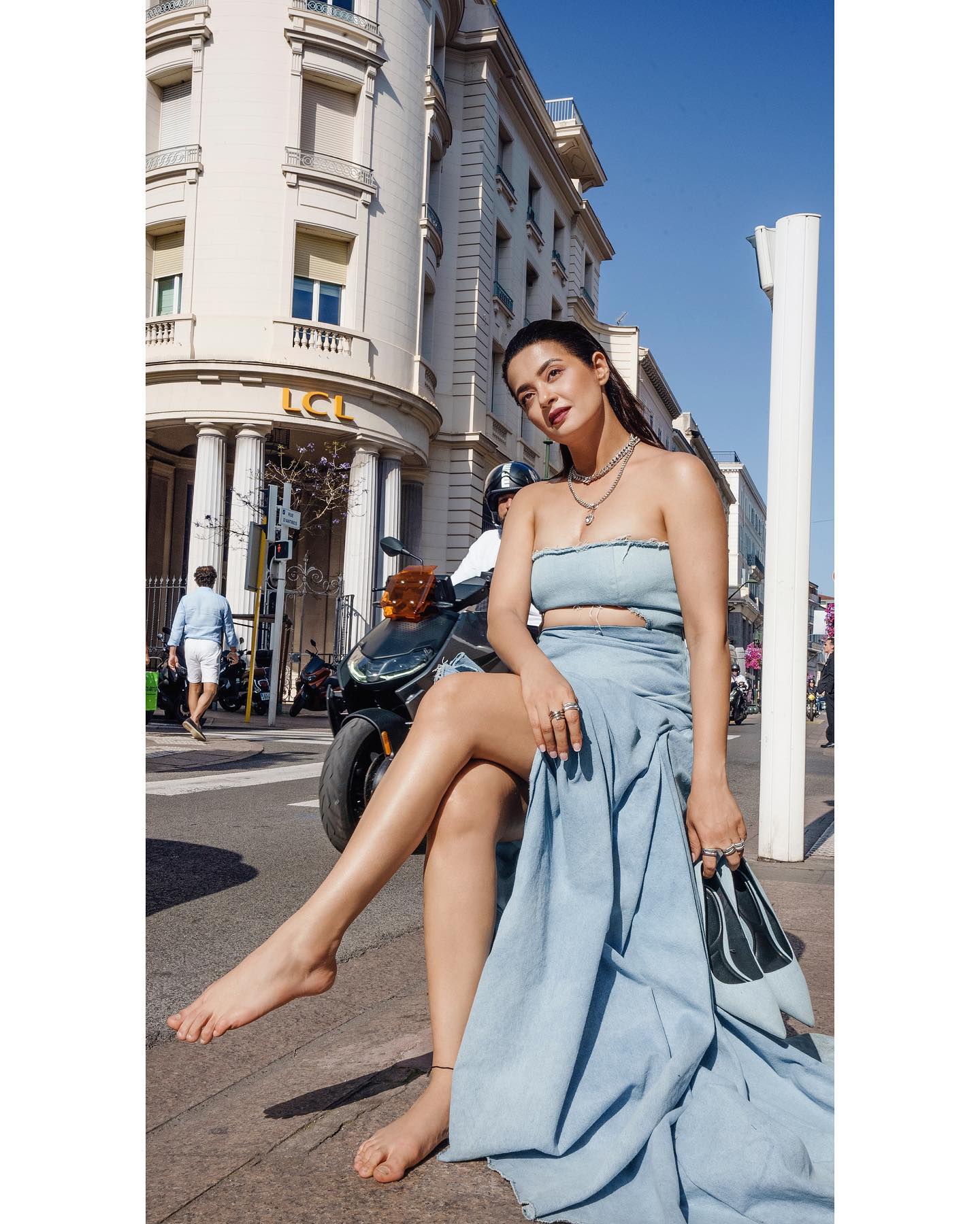 Surveen Chawla Untold Story –...