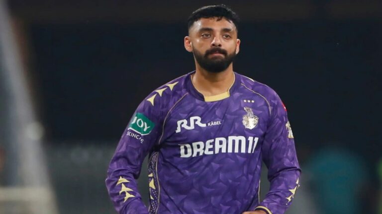 IPL 2025: वरुण चक्रवर्ती का डेवाल्ड ब्रेविस को इशारा बना मुसीबत, लगा जुर्माना और डिमेरिट अंक