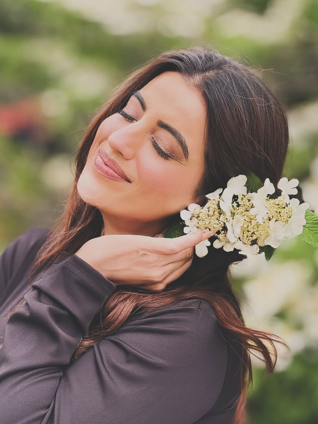 Bhojpuri Actress Akshara Singh Bold...