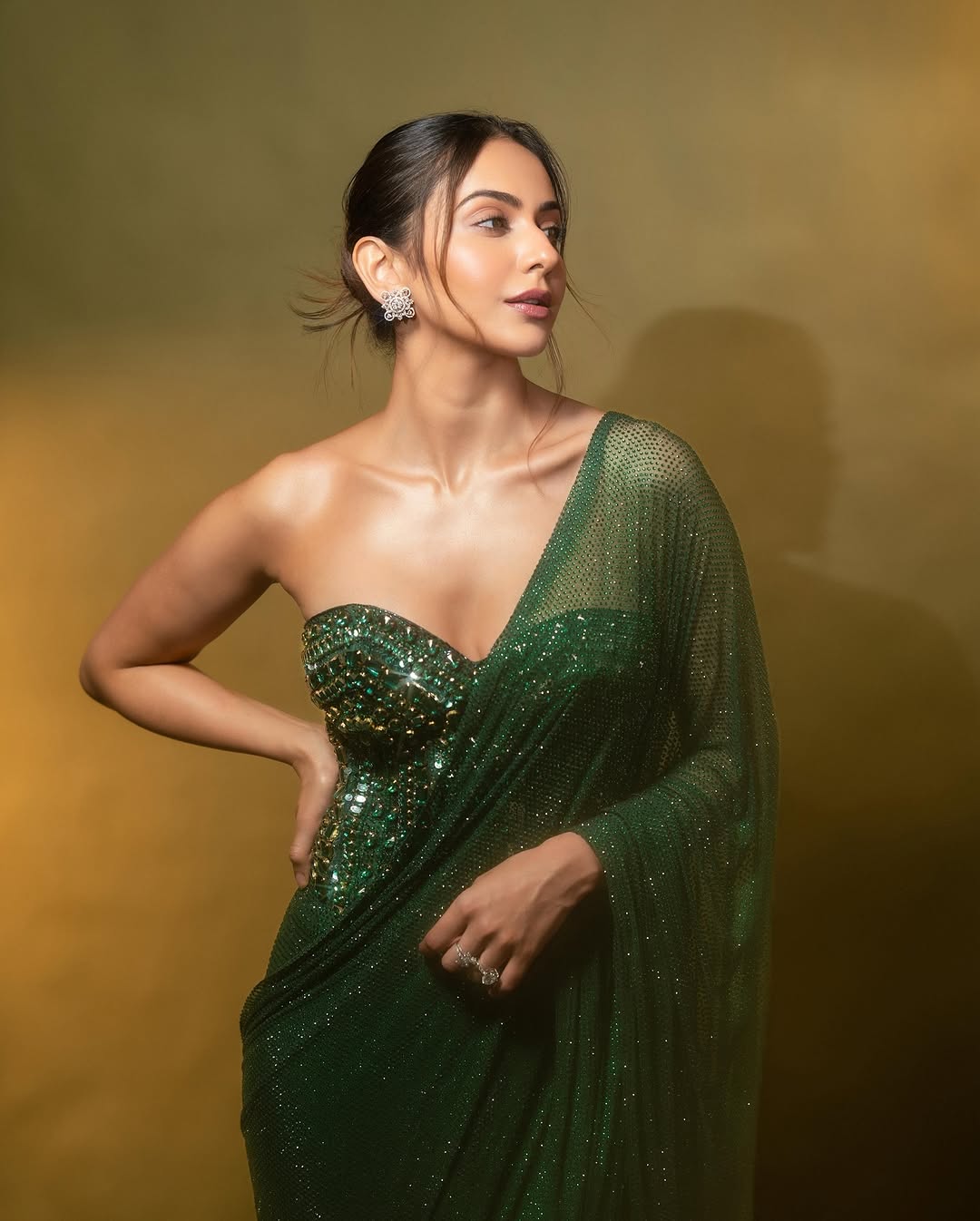 Rakul Preet Singh Slays in...