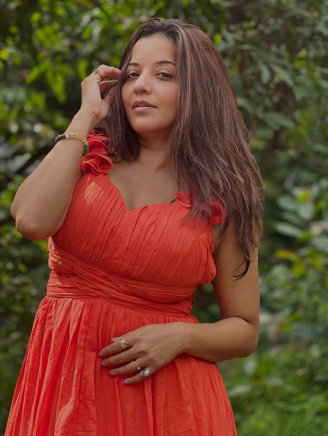 Bhojpuri Actress Monalisa Red-Hot Glam...