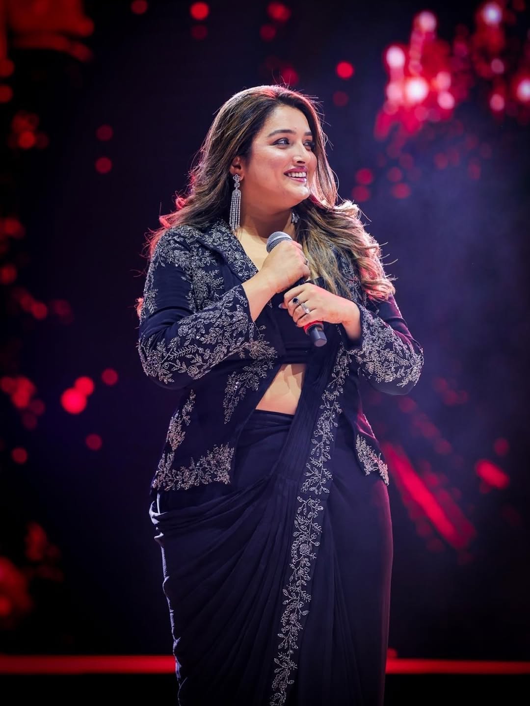 Bhojpuri Actress Aamrapali Dubey Bold...