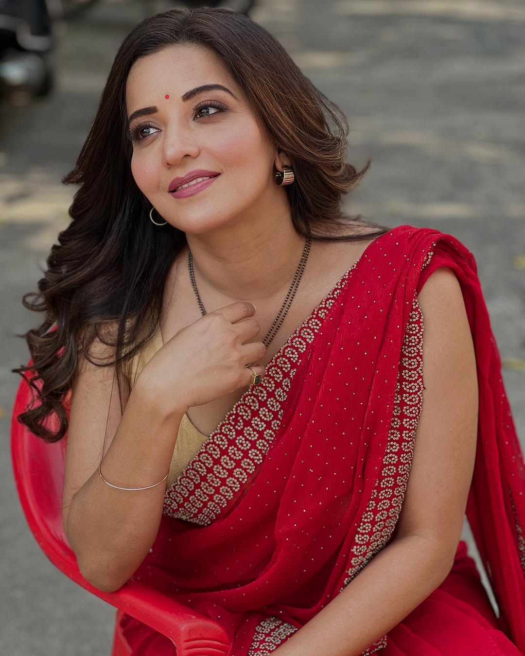 Bhojpuri Star Monalisa Glamorous Red...